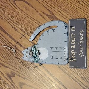 Hanging kitty wall art